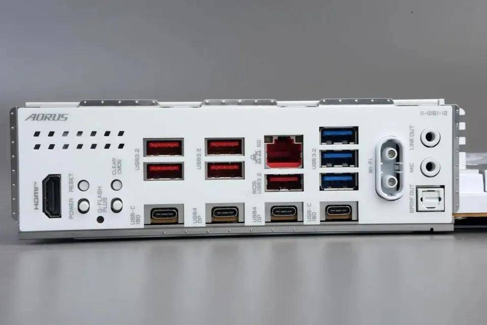 ”技嘉X3D系列主板免费提升游戏性能pg电子免费模拟器高端主板“模范生(图10)